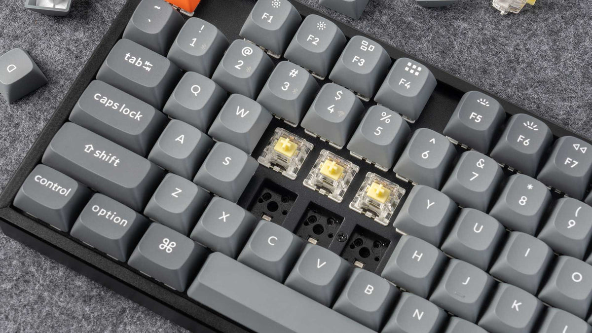 Hot-swappable feature of the Keychron K8 Max Wireless Mechanical Keyboard.jpg__PID:be58baf0-d8ec-41a5-baaa-c4cc5d67770b